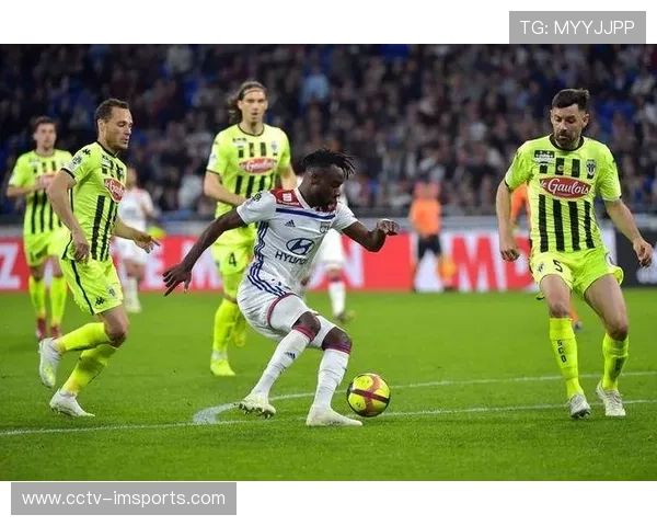 法甲保级队生存之道：密集防守与快速反击的效率博弈