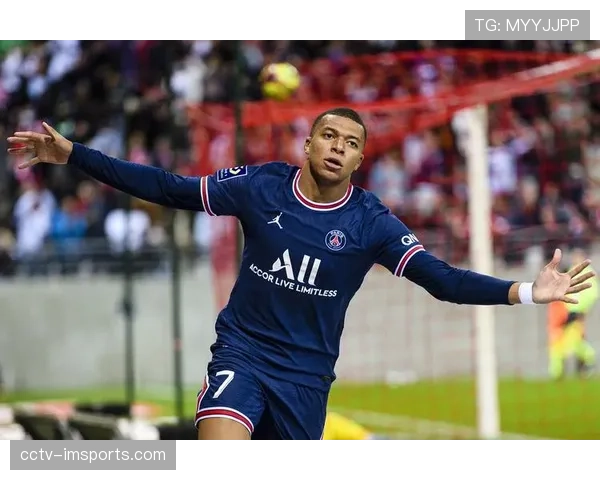 人物特写：兰斯37岁老将福克特，诠释边后卫的持久价值